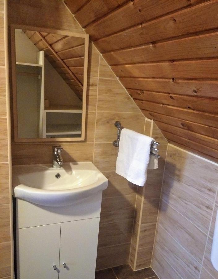 Erzsebet Vendeghaz Es Apartman ไฮจ์ดุสโซบอสโล ภายนอก รูปภาพ