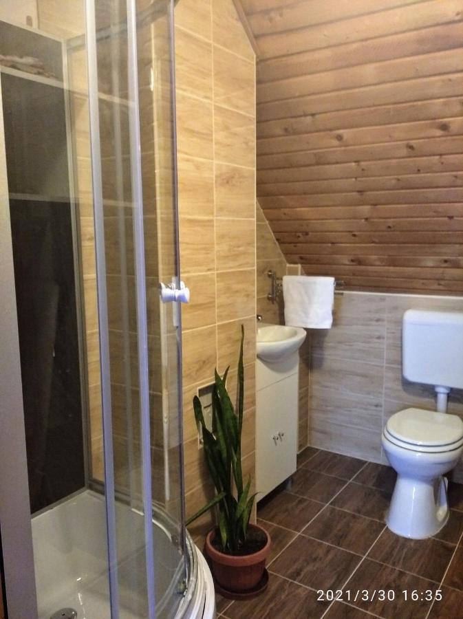 Erzsebet Vendeghaz Es Apartman ไฮจ์ดุสโซบอสโล ภายนอก รูปภาพ