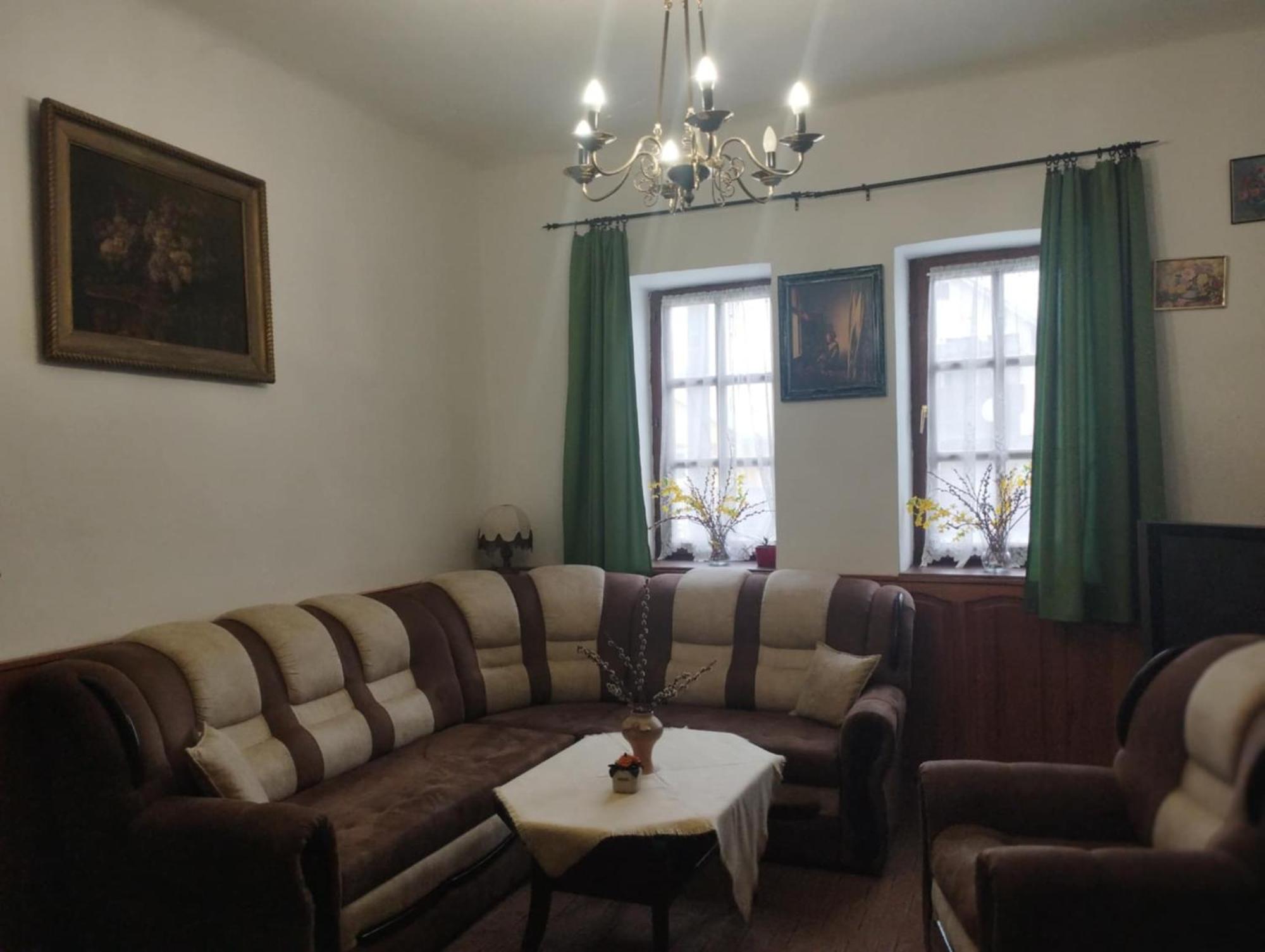 Erzsebet Vendeghaz Es Apartman ไฮจ์ดุสโซบอสโล ภายนอก รูปภาพ