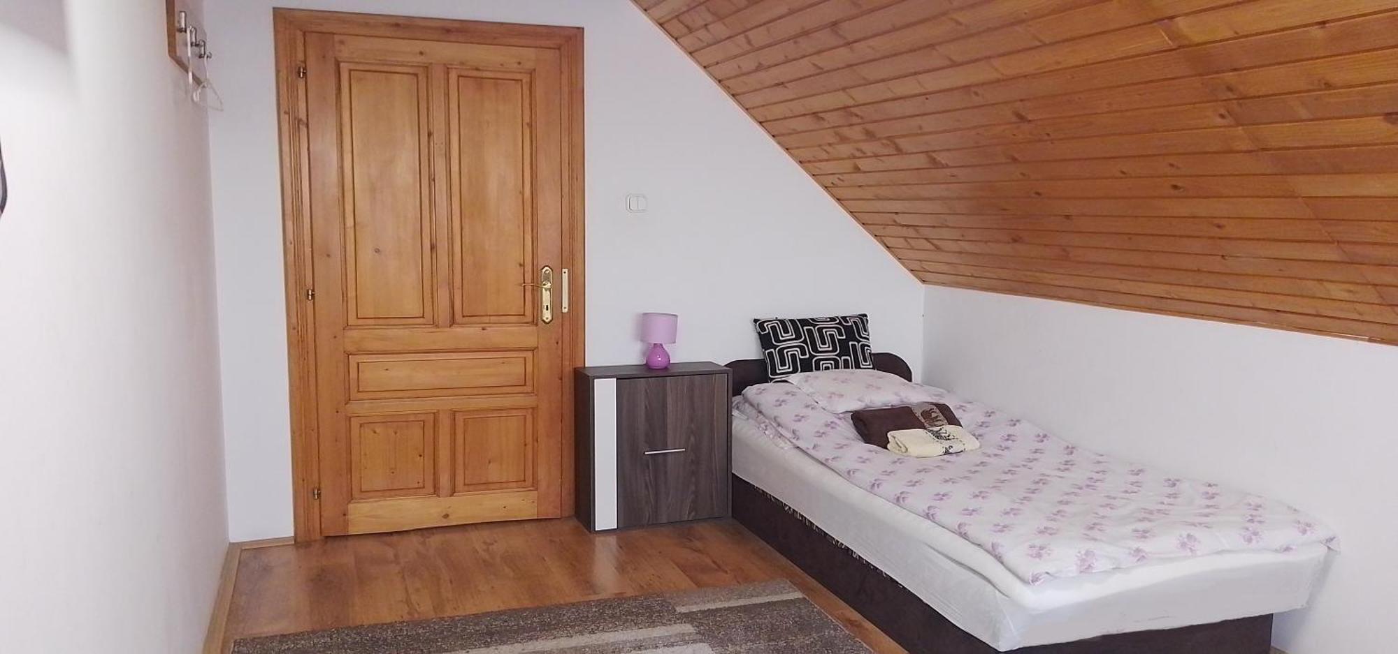 Erzsebet Vendeghaz Es Apartman ไฮจ์ดุสโซบอสโล ภายนอก รูปภาพ