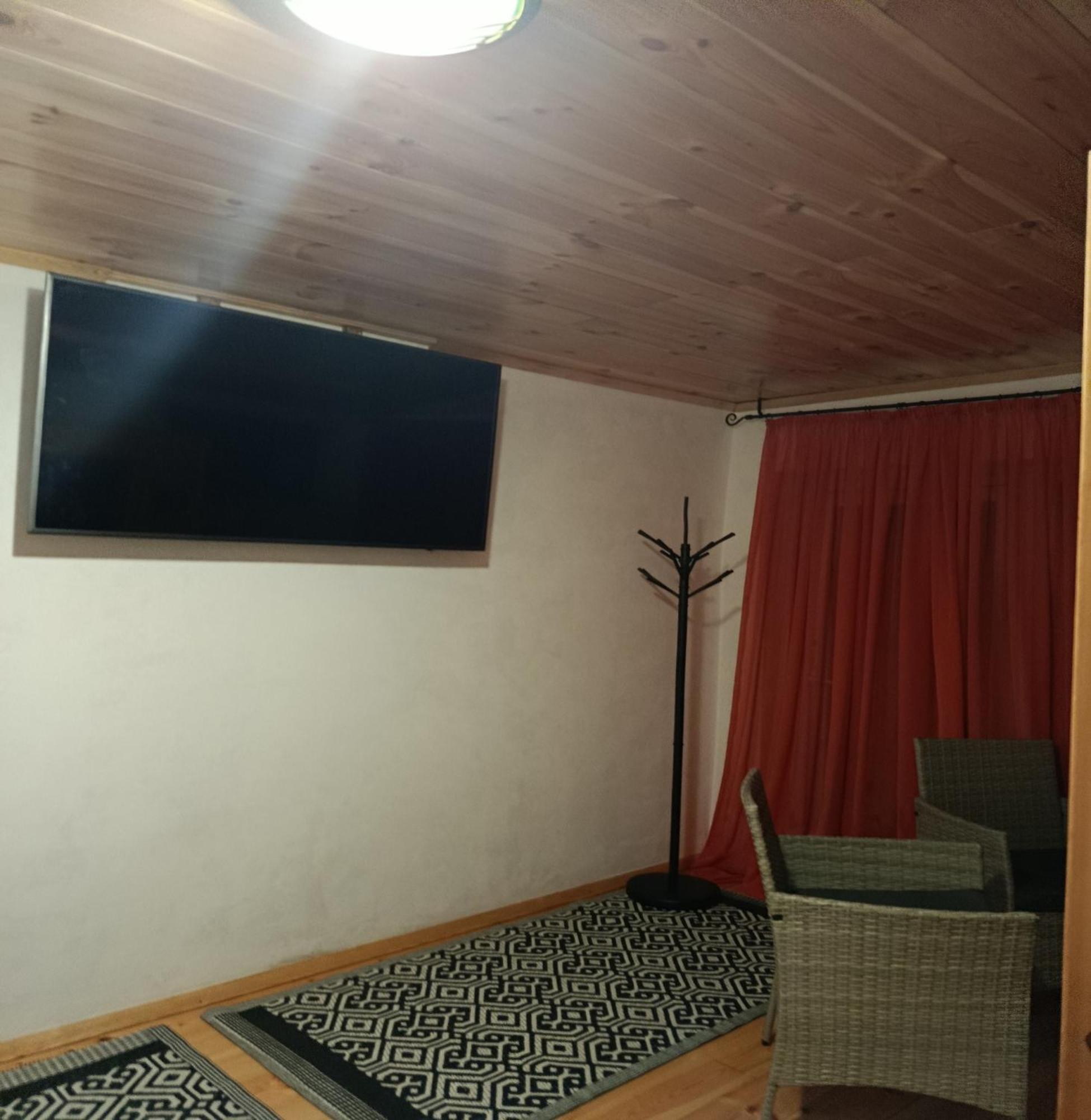 Erzsebet Vendeghaz Es Apartman ไฮจ์ดุสโซบอสโล ภายนอก รูปภาพ
